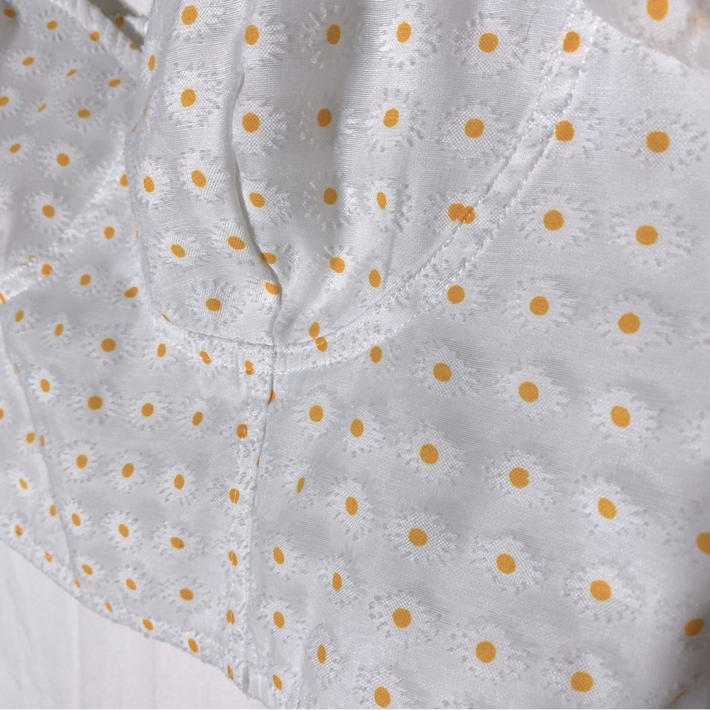 5/$25 SHEIN White Daisy Print Puff Sleeve Smocked Cropped Blouse L - Picture 8 of 16